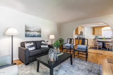 3_Living-Room_1800x1200_3541476