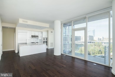 One Riverside Place unit 703, Philadelphia, PA 19103 - photo 2