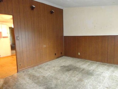 102 Del Rio Rd, Carpentersville, IL 60110 - photo 6