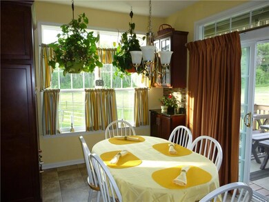 4296 Belmont Cir, Whitehall, PA 18052 - photo 5