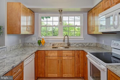 12103 Greenway Ct unit 102, Fairfax, VA 22033 - photo 7