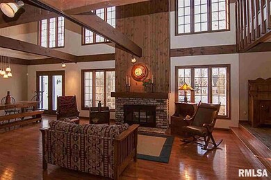 17 Oak Park Dr, Bettendorf, IA 52722 - photo 2