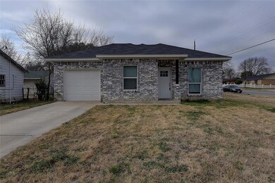 1315 Joslin St, Cleburne, TX 76033 - photo 2