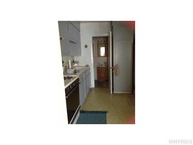 Kitchen kitchen in small apt with full bath
