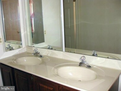 6208 Derby Dr, Frederick, MD 21703 - photo 3