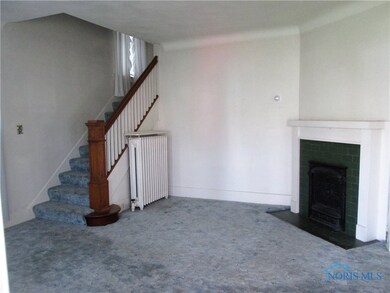 Large living room.