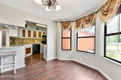 899 Duskin Dr, Jacksonville, FL 32216 - photo 7