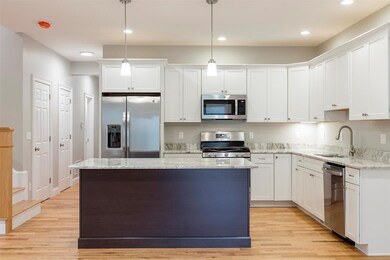 258 Wadleigh Falls Rd unit B, Newmarket, NH 03857 - photo 3