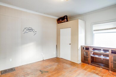 420 W Lexington Ave, Elkhart, IN 46516 - photo 2