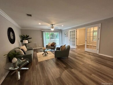 85 Overlook Dr unit 85, Farmingville, NY 11738 - photo 6