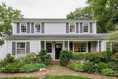 002-Front_View-1018693-mls