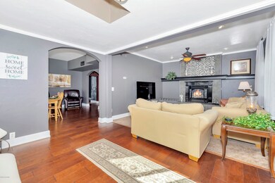 006_Living Room