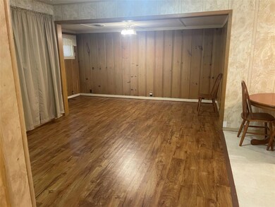 906 Gladney St, Gainesville, TX 76240 - photo 4