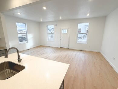 879 Mathilda Dr unit 249, Saratoga Springs, UT 84045 - photo 6