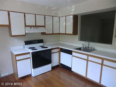 11335 Morning Gate Dr, Rockville, MD 20852 - photo 4