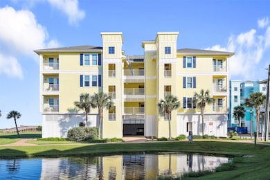 Beachfront 3 bedroom steps from the crossover and