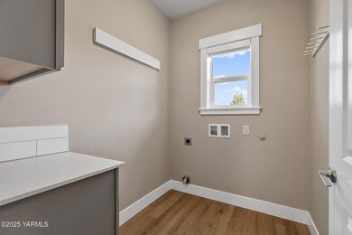 2600 Racquet Ln unit 8, Yakima, WA 98902 - photo 6