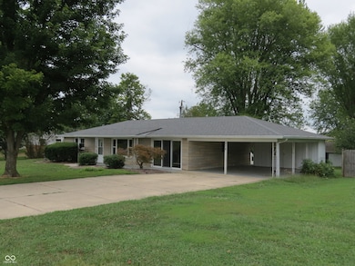 279 Arnold St, Morgantown, IN 46160 - photo 2