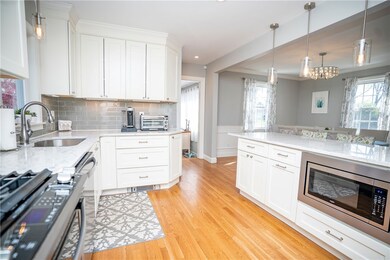 115 Summit Dr, Cranston, RI 02920 - photo 2