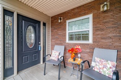 112 Mary St, Jeffersonville, IN 47130 - photo 3