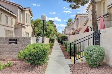 View of home's community with a residential view