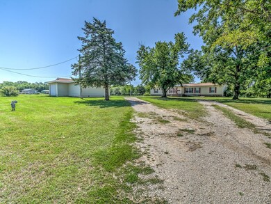 2437 Yorman Rd, Bartlesville, OK 74006 - photo 2