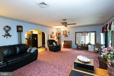 4836 Buckeye Rd, Emmaus, PA 18049 - photo 4