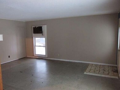 48 Austin Ave, Carpentersville, IL 60110 - photo 3