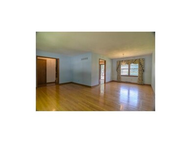 Living room dining room