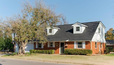 10820 N Victoria Place, Oklahoma City, OK 73120 - photo 2