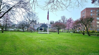 Courtyard Manor unit 3L, New Rochelle, NY 10805 - photo 7