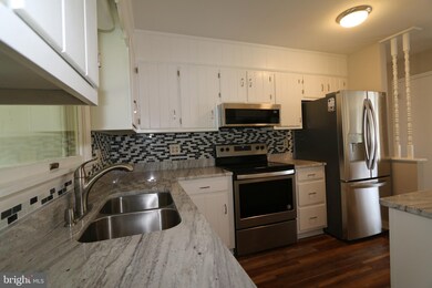 22116 Holiday Dr, Smithsburg, MD 21783 - photo 5