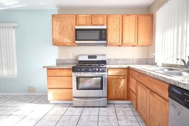 14430 Manzanita Rd, Victorville, CA 92395 - photo 5