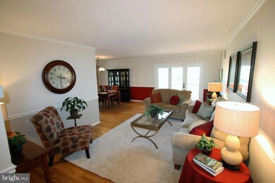 10513 Dillard Ct, Fairfax, VA 22032 - photo 4