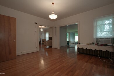 213 N Division St, Marshall, MI 49068 - photo 5