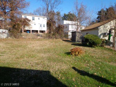 818 Talbert Ln, Hyattsville, MD 20783 - photo 2