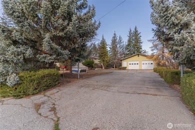 511 W 1st St, Waterville, WA 98858 - photo 4