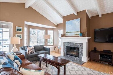 Maple hardwood flooring, tasteful palette of neutr