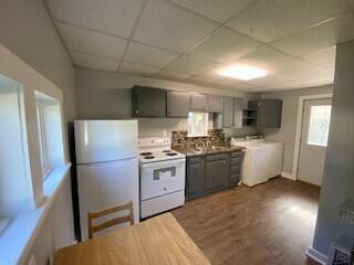 323 N 10th kitchen