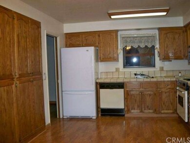 Beautiful Floor, Modern Appliances
