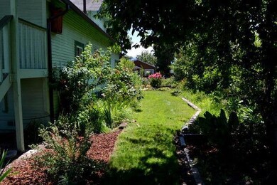 732 SW Burgess St, Grants Pass, OR 97526 - photo 5