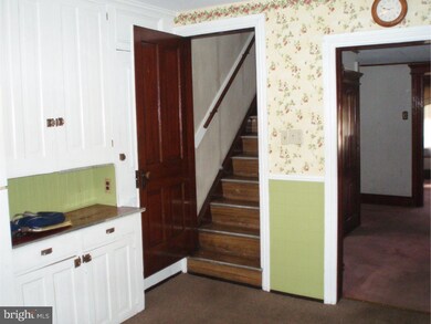 142 N 3rd St, Saint Clair, PA 17970 - photo 6