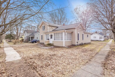 202-E-Plainwell-St,-Plainwell,-MI-49080-