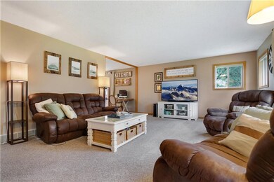 2860 Comet Ct, Eau Claire, WI 54703 - photo 3