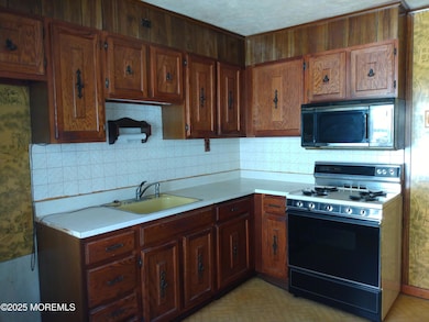 311 Hillside - Kitchen 2