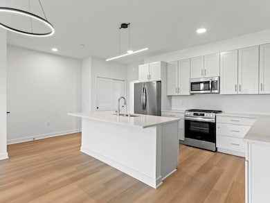 4163 E Hemlock Dr unit 106 Saffron, Oak Creek, WI 53154 - photo 2