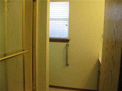 hall bathroom has shower/tub combo