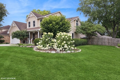 2002 Middleton Dr, Wheaton, IL 60189 - photo 2