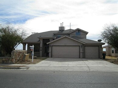 14136 Lago Seco Dr, Horizon City, TX 79928 - photo 2