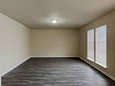 25622 Oakridge Forest Ln, Spring, TX 77386 - photo 6